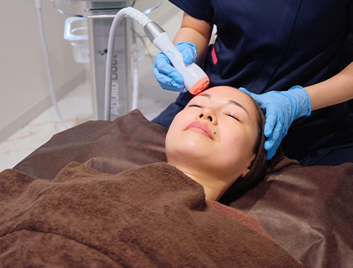 ピーリング＋美容液塗布